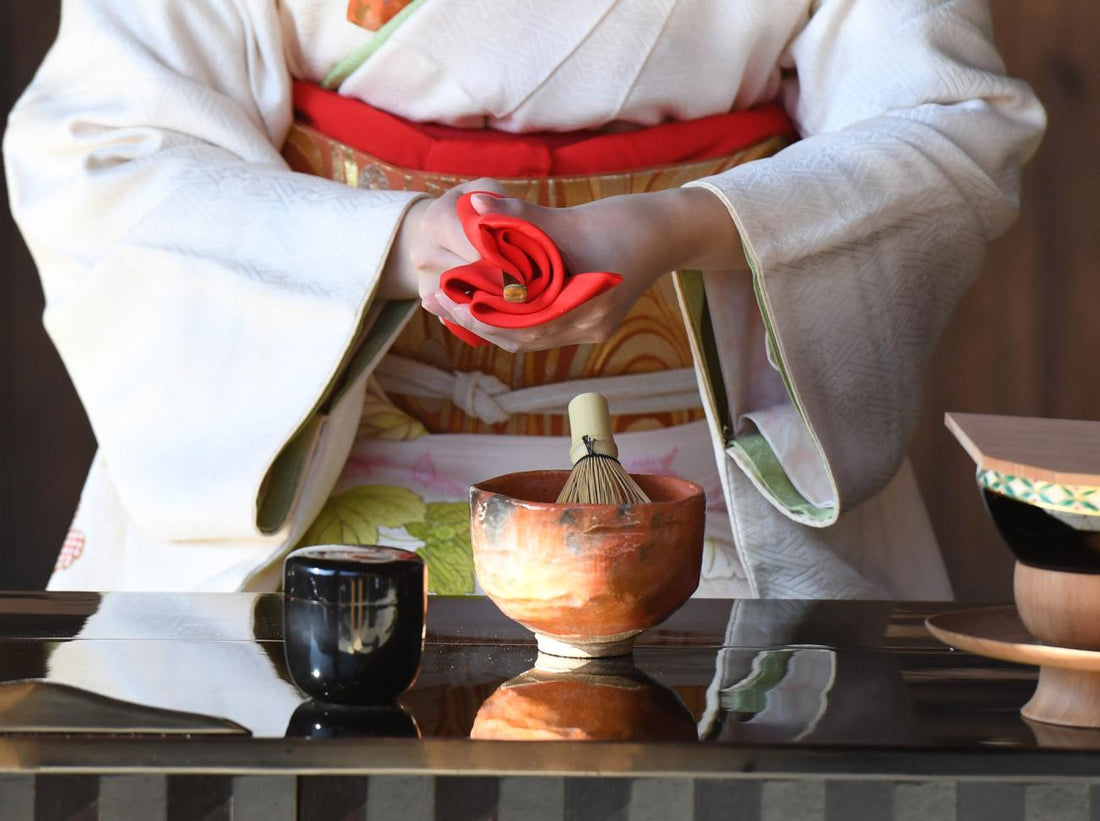 Fukusa vs Furoshiki: Key Differences in Japanese Gift Wrapping Traditions - Keiko Furoshiki