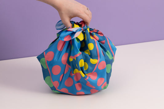 How to Make a Bag with a Furoshiki Using the Tesage Bukuro Method - Keiko Furoshiki